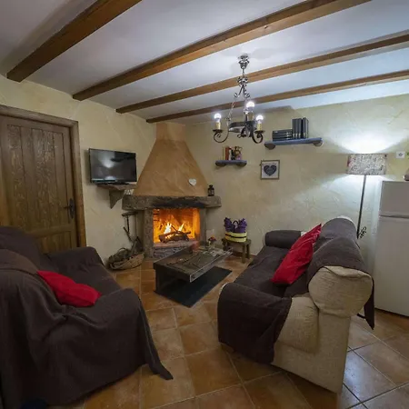 Romantic House For 2 Or 4 People With Jacuzzi Holiday home Laroya