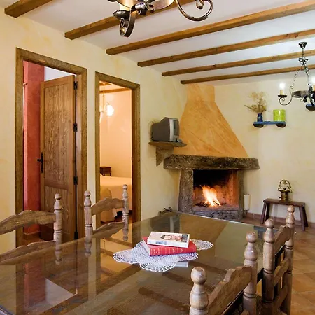 Romantic House For 2 Or 4 People With Jacuzzi Laroya