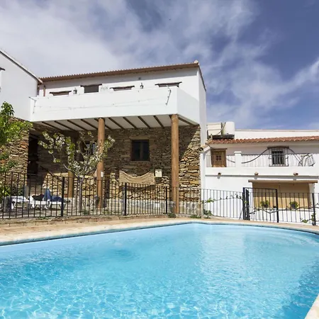 Romantic House For 2 Or 4 People With Jacuzzi Holiday home